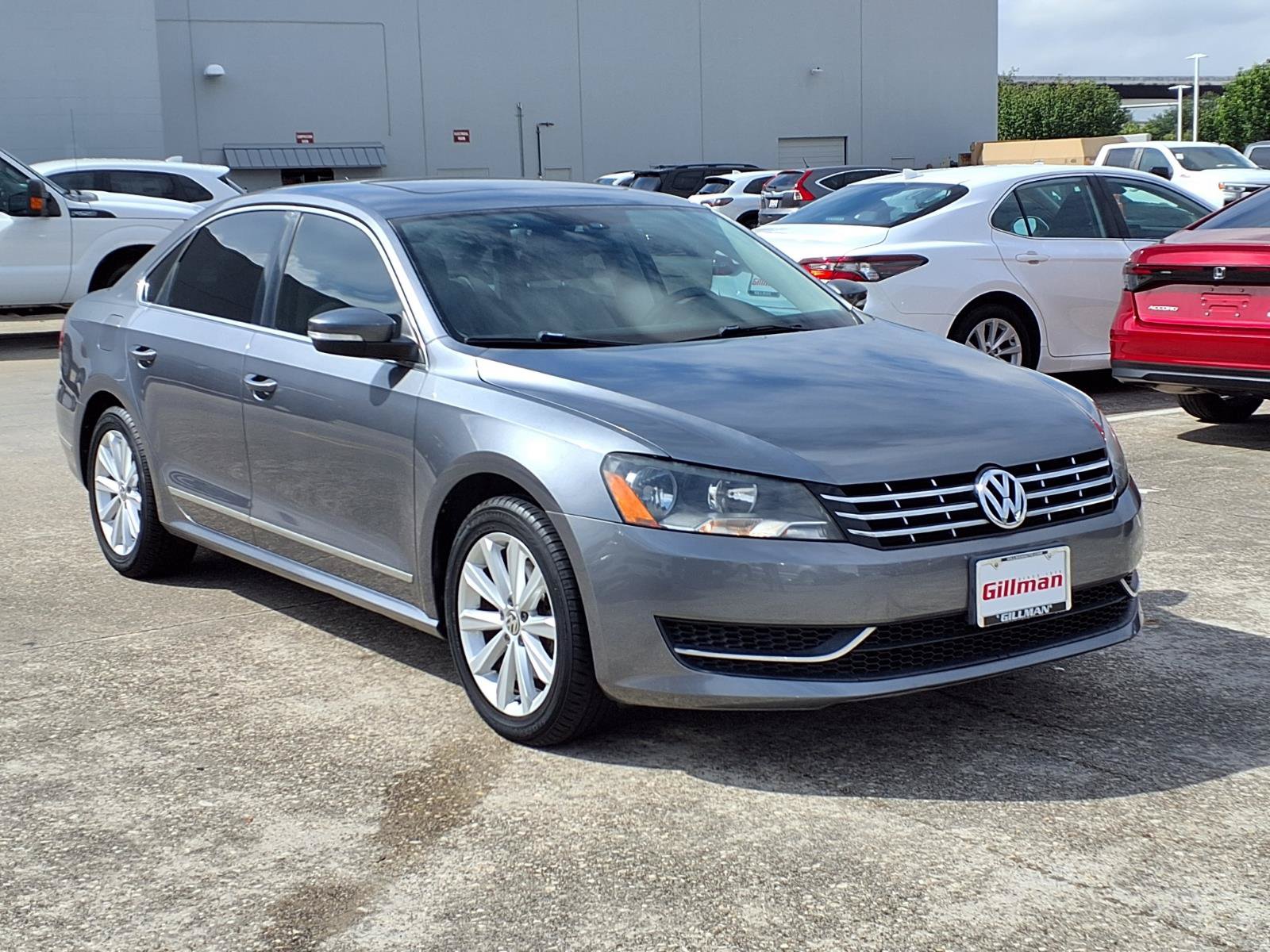 Used 2013 Volkswagen Passat 2.5 SEL FWD image 2