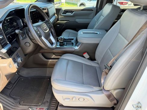 Used 2022 GMC Sierra 1500 SLT w/ SLT Premium Package AWD/4WD image 3