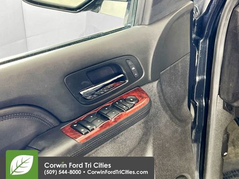 Used 2013 Cadillac Escalade Luxury AWD/4WD image 11