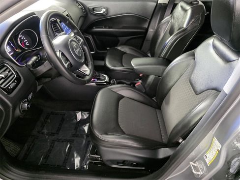 Used 2020 Jeep Compass Latitude image 10