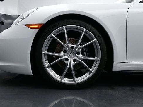 Certified 2018 Porsche 911 Carrera 4 image 6