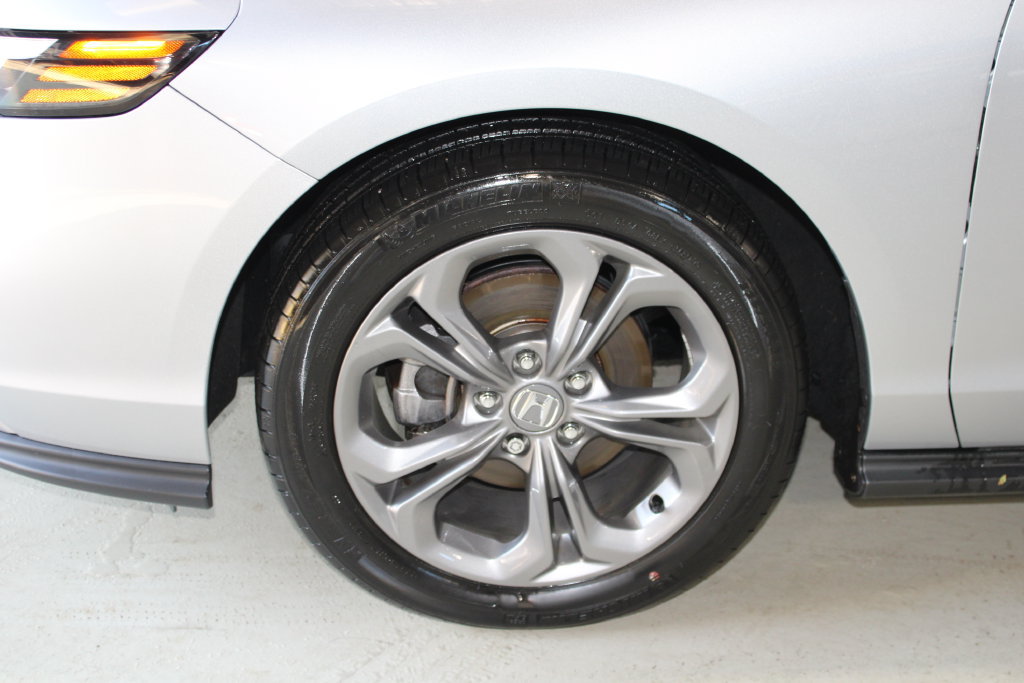 Used 2024 Honda Accord EX image 4