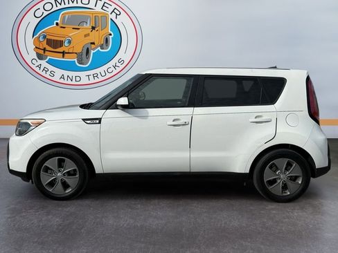 Used 2015 Kia Soul Base image 3