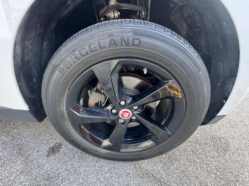 Used 2018 Jaguar F-PACE Premium AWD/4WD image 29