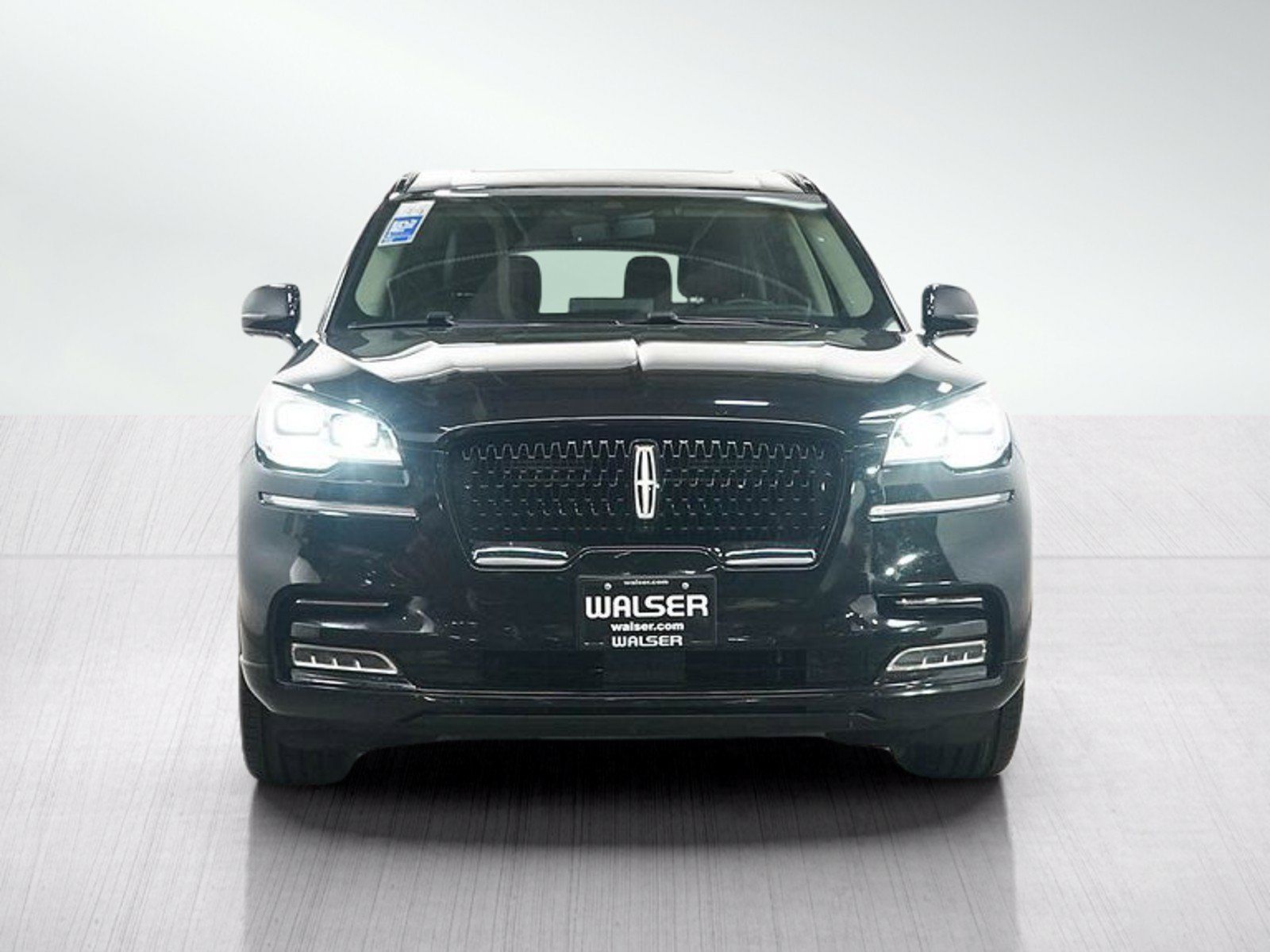 Used 2023 Lincoln Aviator Reserve w/ Equipment Group 201A AWD/4WD image 8