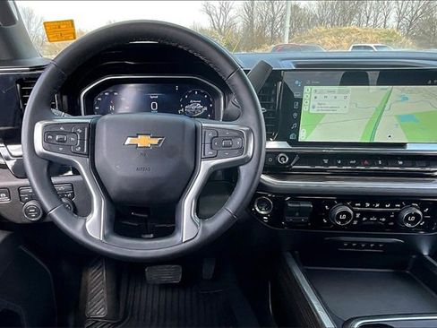 Used 2025 Chevrolet Silverado 2500 LT w/ Convenience Package image 9