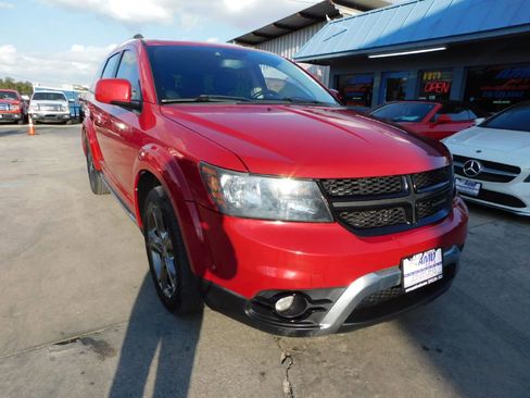 Used 2016 Dodge Journey Crossroad image 1