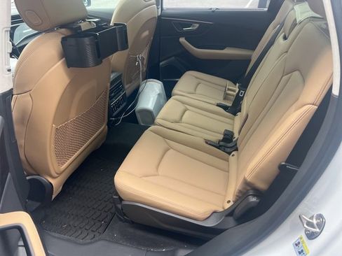 Used 2025 Audi Q7 3.0T Prestige image 7
