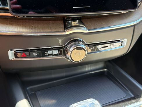 New 2026 Volvo XC60 B5 Plus w/ Climate Package image 19