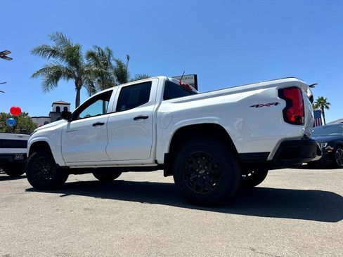 Used 2025 Chevrolet Colorado W/T AWD/4WD image 3