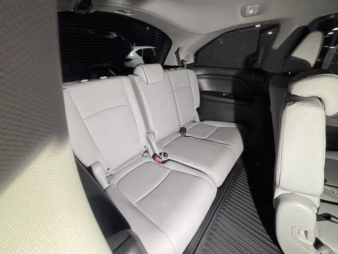 Used 2022 Honda Odyssey Elite image 16