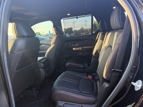 Used 2025 Honda Pilot TrailSport image 42