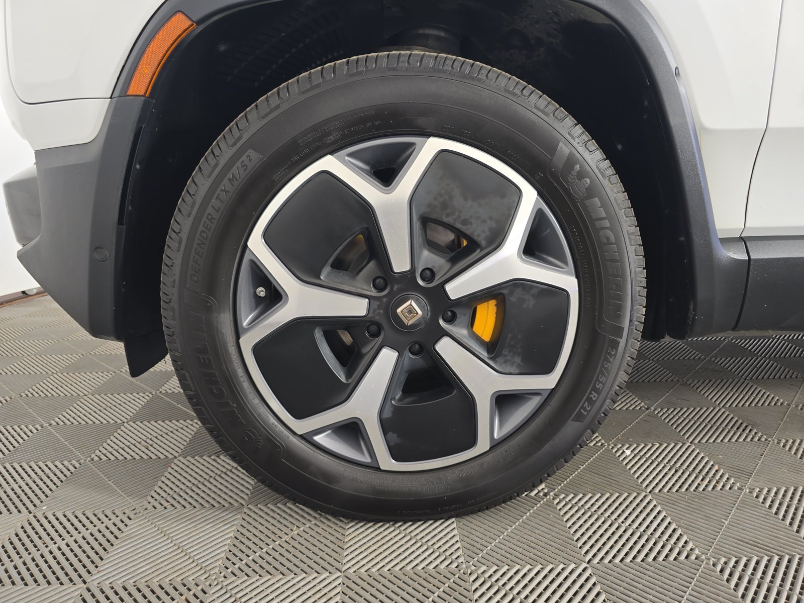 Used 2024 Rivian R1S Adventure Quad AWD/4WD image 9