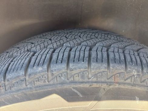 Used 2022 Subaru Outback Premium image 5