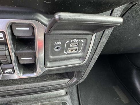 Used 2021 Jeep Wrangler Unlimited Sport image 16