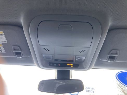 Used 2019 Chevrolet Equinox LT image 16