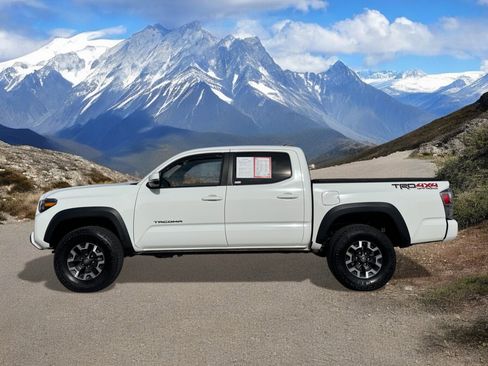 Certified 2023 Toyota Tacoma TRD Off-Road w/ TRD Premium Off Road Package image 2