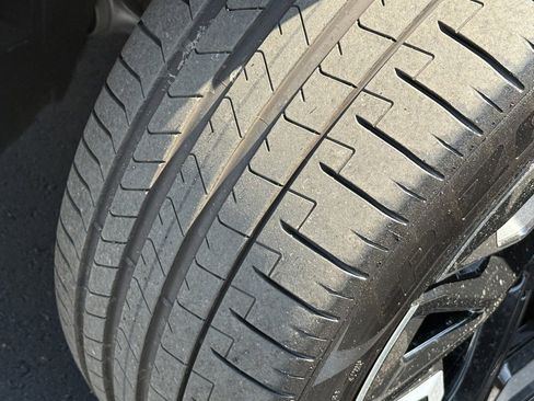 Used 2025 BMW iX xDrive50 w/ Premium Package image 18