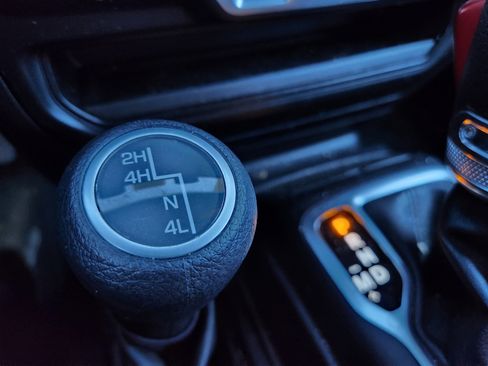 Used 2018 Jeep Wrangler Unlimited Sport S image 28