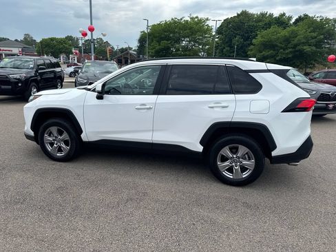 Used 2025 Toyota RAV4 XLE AWD/4WD image 4