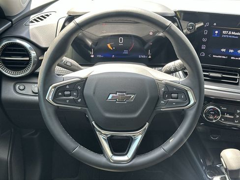 Used 2026 Chevrolet Trax ACTIV w/ Sunroof Package FWD image 19