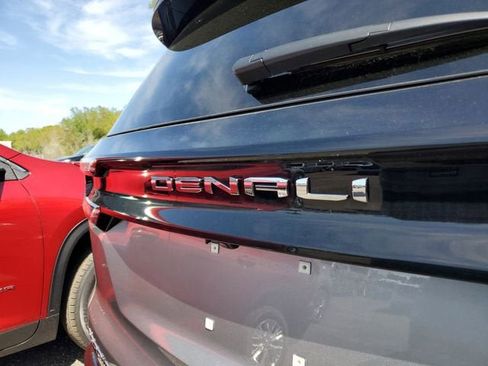 New 2026 GMC Acadia Denali w/ Super Cruise Package image 9