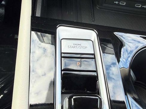 New 2026 Volkswagen Atlas SEL image 23