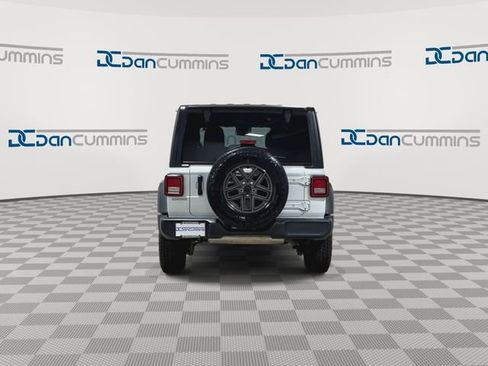Used 2025 Jeep Wrangler Unlimited Sport AWD/4WD image 7