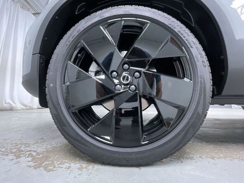 New 2026 Volvo XC40 B5 Ultra w/ Protection Package Premier image 15