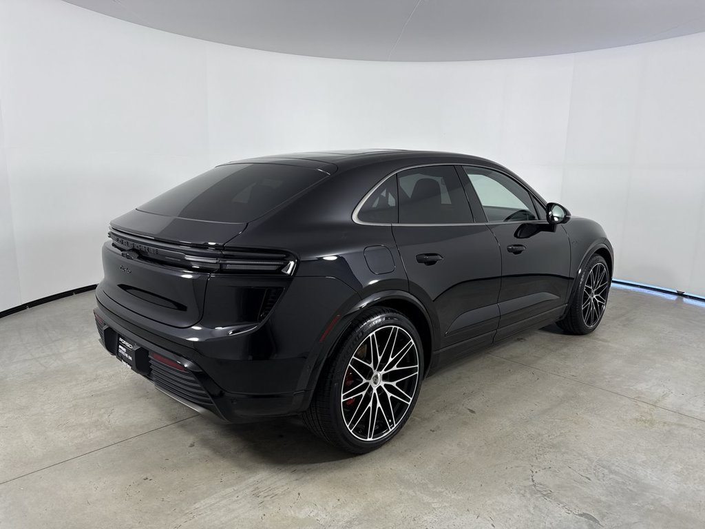 Certified 2025 Porsche Macan Turbo Electric AWD/4WD image 7