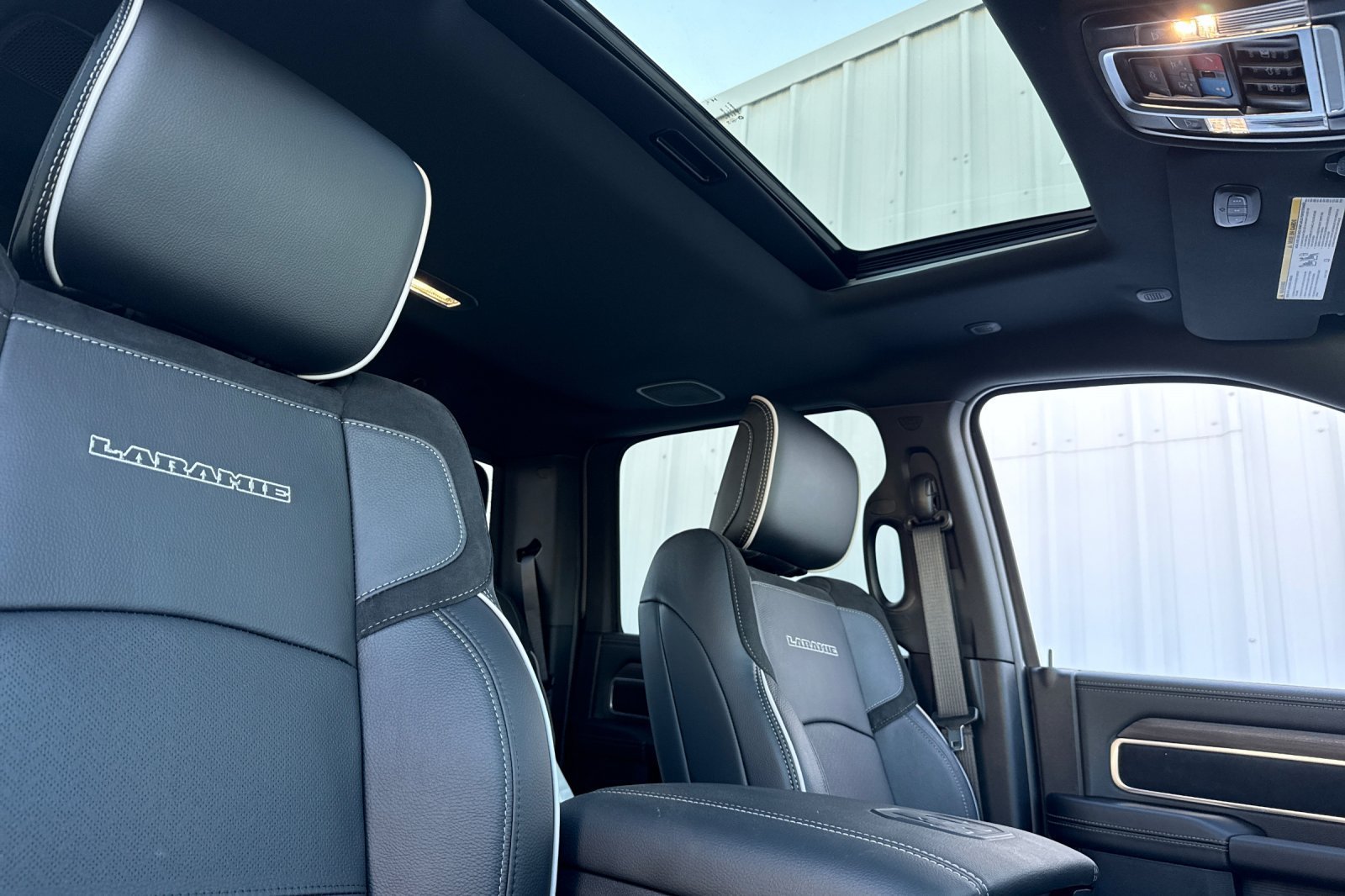 New 2026 RAM 3500 Laramie AWD/4WD image 19