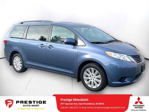 Used 2016 Toyota Sienna LE image 1