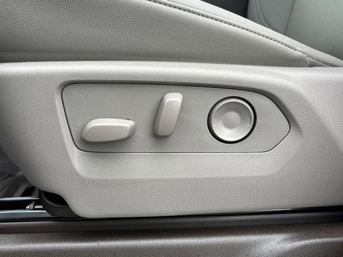 New 2026 GMC Sierra 1500 SLT w/ SLT Premium Plus Package image 28