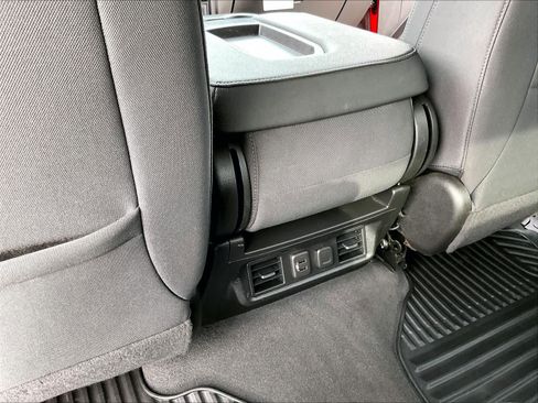Used 2022 Chevrolet Silverado 1500 LT AWD/4WD image 26