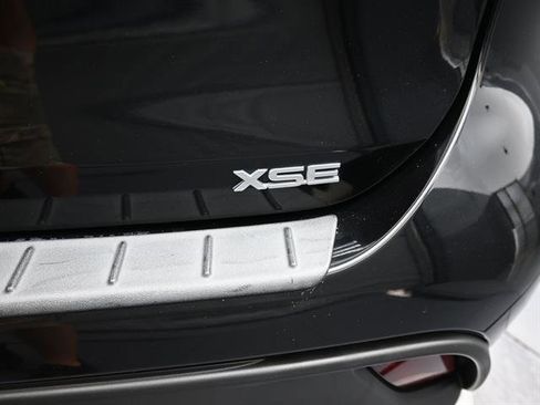 Certified 2024 Toyota Highlander XSE FWD image 5