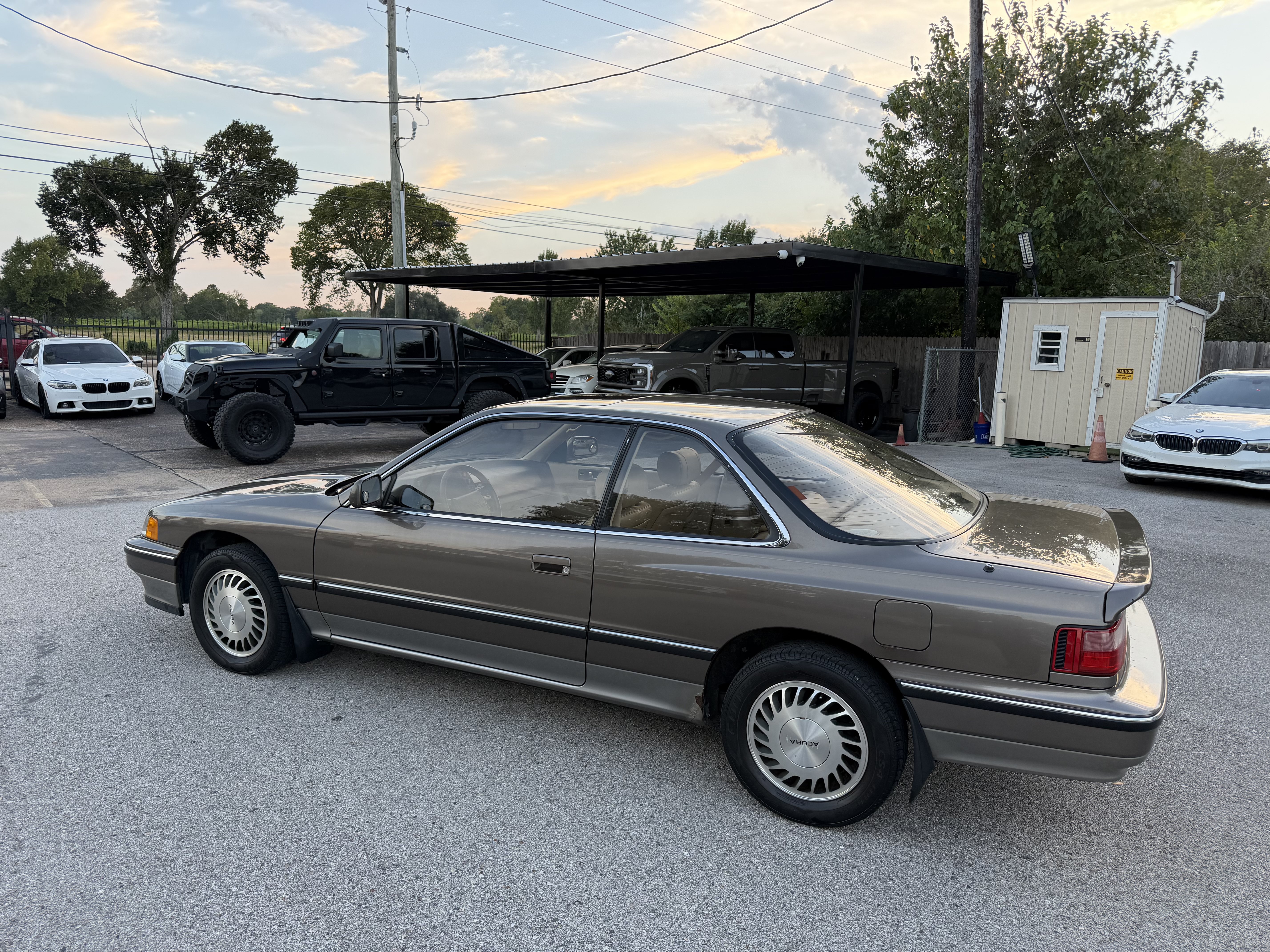 Used 1990 Acura Legend L FWD image 18