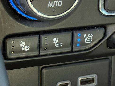 Certified 2024 Chevrolet Suburban Premier image 27