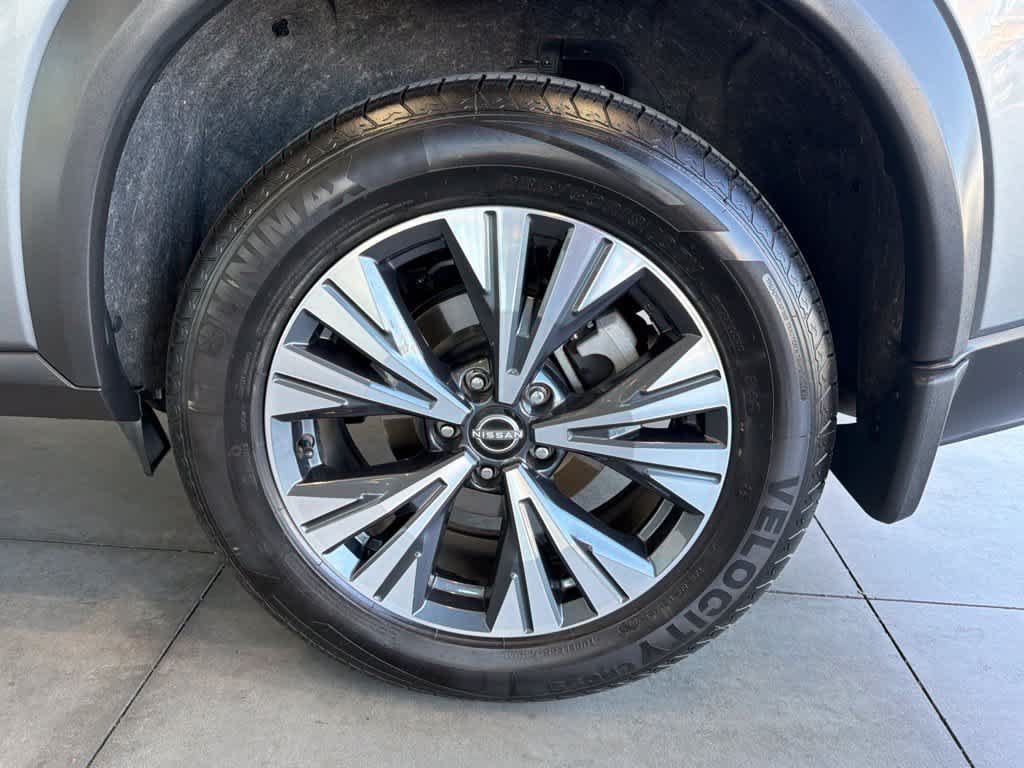 Used 2023 Nissan Rogue SV FWD image 16