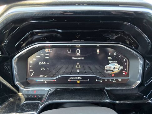 Used 2025 GMC Sierra 1500 Elevation w/ Elevation Premium Package AWD/4WD image 9