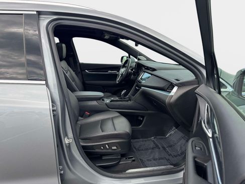 Certified 2025 Cadillac XT5 Premium Luxury FWD image 13