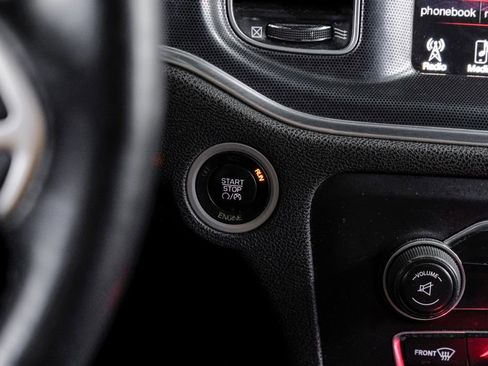 Used 2015 Dodge Charger SXT image 26