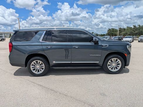 Used 2021 GMC Yukon SLT w/ SLT Luxury Plus Package AWD/4WD image 4