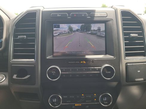 Used 2020 Ford Expedition XLT w/ Equipment Group 201A RWD image 21