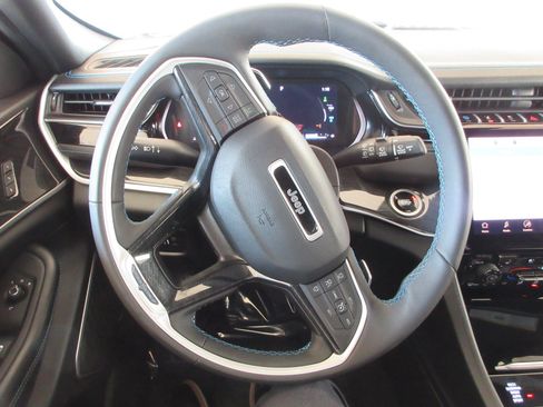 Used 2024 Jeep Grand Cherokee Trailhawk AWD/4WD image 41