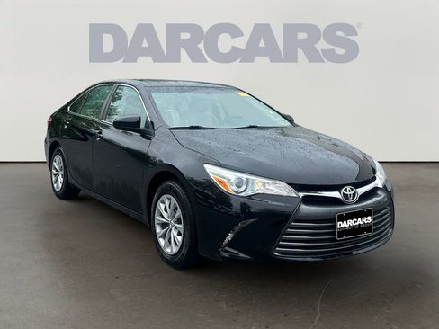 Used 2016 Toyota Camry LE FWD image 1