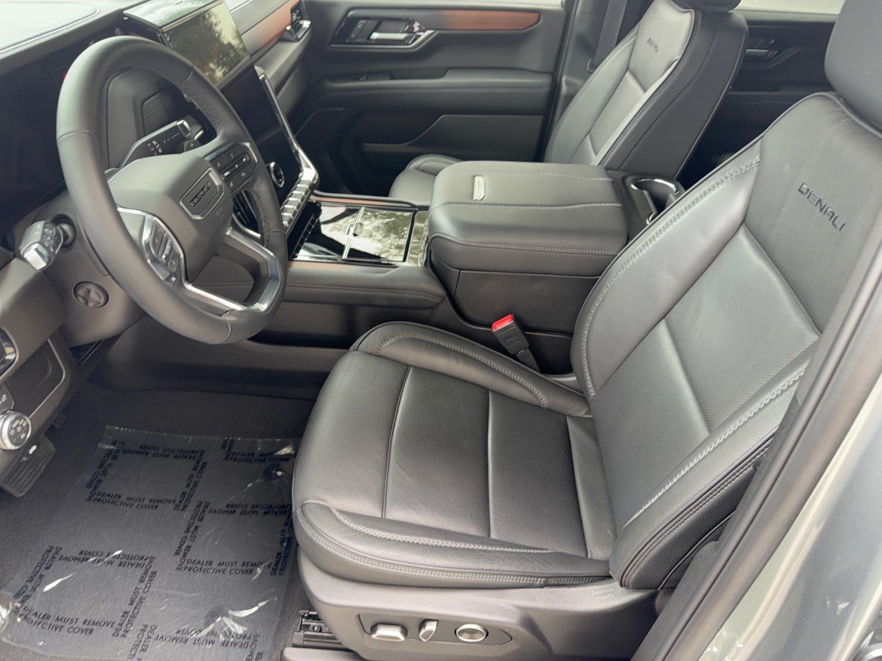 Used 2026 GMC Yukon Denali AWD/4WD image 5