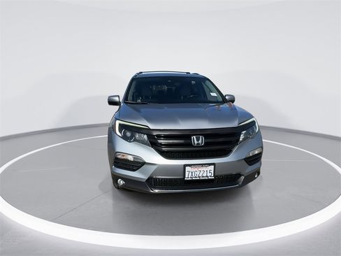 Used 2017 Honda Pilot Touring image 4