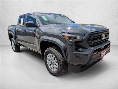 Used 2025 Toyota Tacoma SR5 AWD/4WD image 3