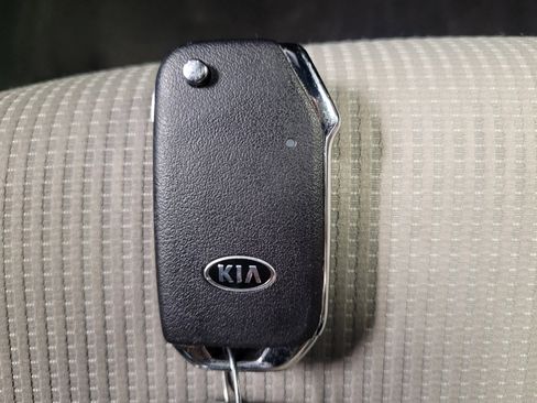 Used 2019 Kia Forte LXS FWD image 32