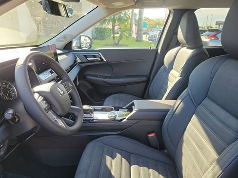 New 2026 Mitsubishi Outlander SE image 19